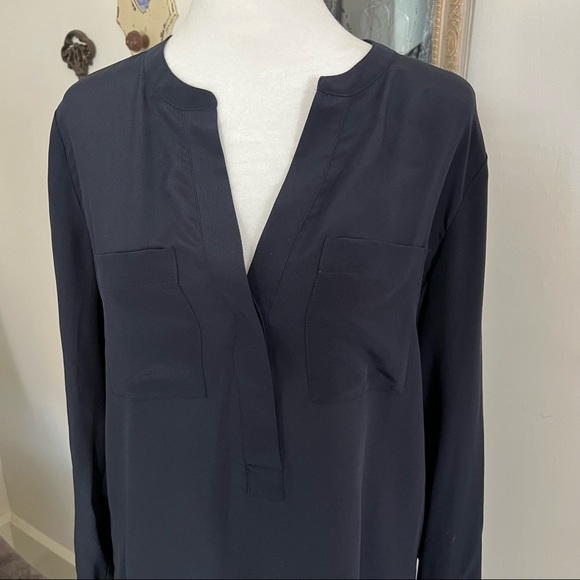 Ann Taylor Silk Navy Blue Blouse Small with pockets V-neck - Picture 3 of 6